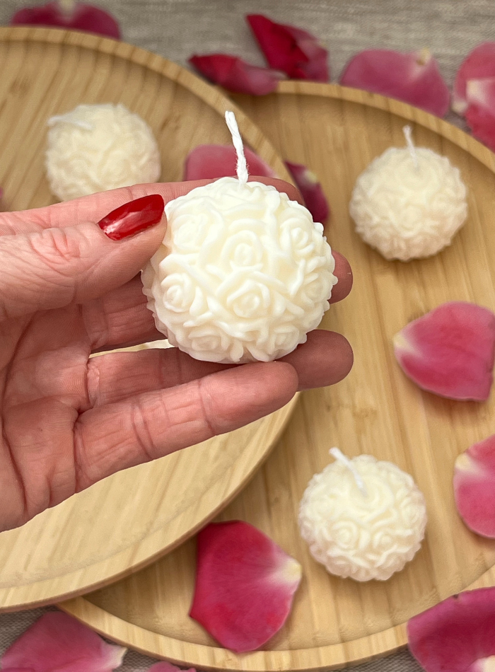 Bougie Boule de Roses "La Petite"